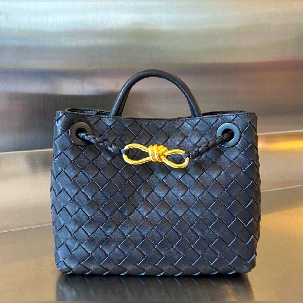 Woven small tote bag weave black